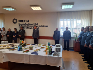Uczestnicy spotkania opłatkowego w komendzie
