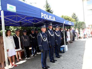 Zaproszeni goście podczas uroczystego apelu