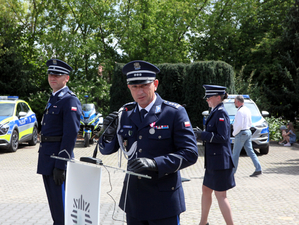 Zastępca Komendanta Stołecznego Policji podczas przemówienia